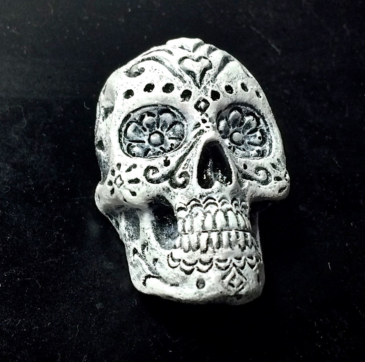 Day of the Dead Skull Magnet, Hand Painted Resin Sculpture | Gothic Fantasy Decor | Dia de los Muertos Magnet for Fantasy and Gothic Decor