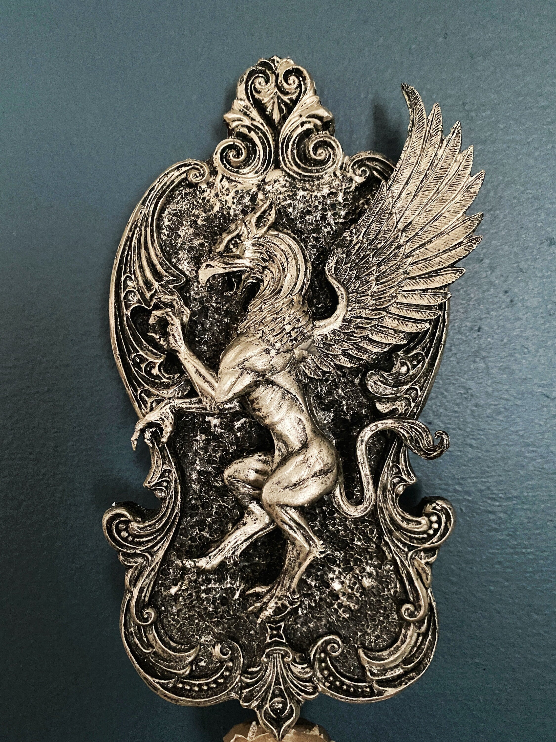 Medieval Griffin Wall Plaque, Hand Painted Resin | Fantasy Creature Wall Art | Classical Gryphon Plaque for Gothic Fantasy Home Decor