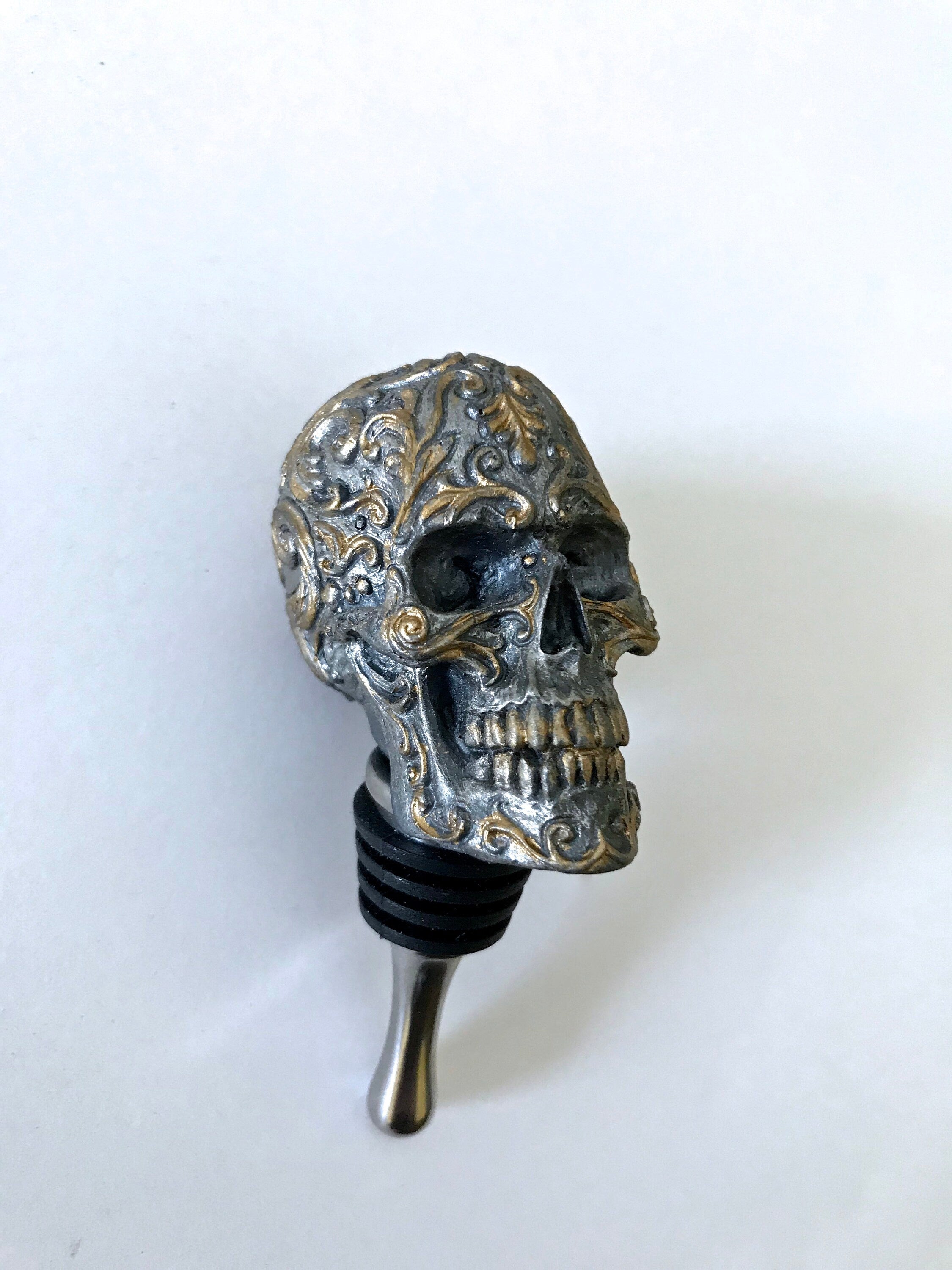 Ornate Skull Winestopper