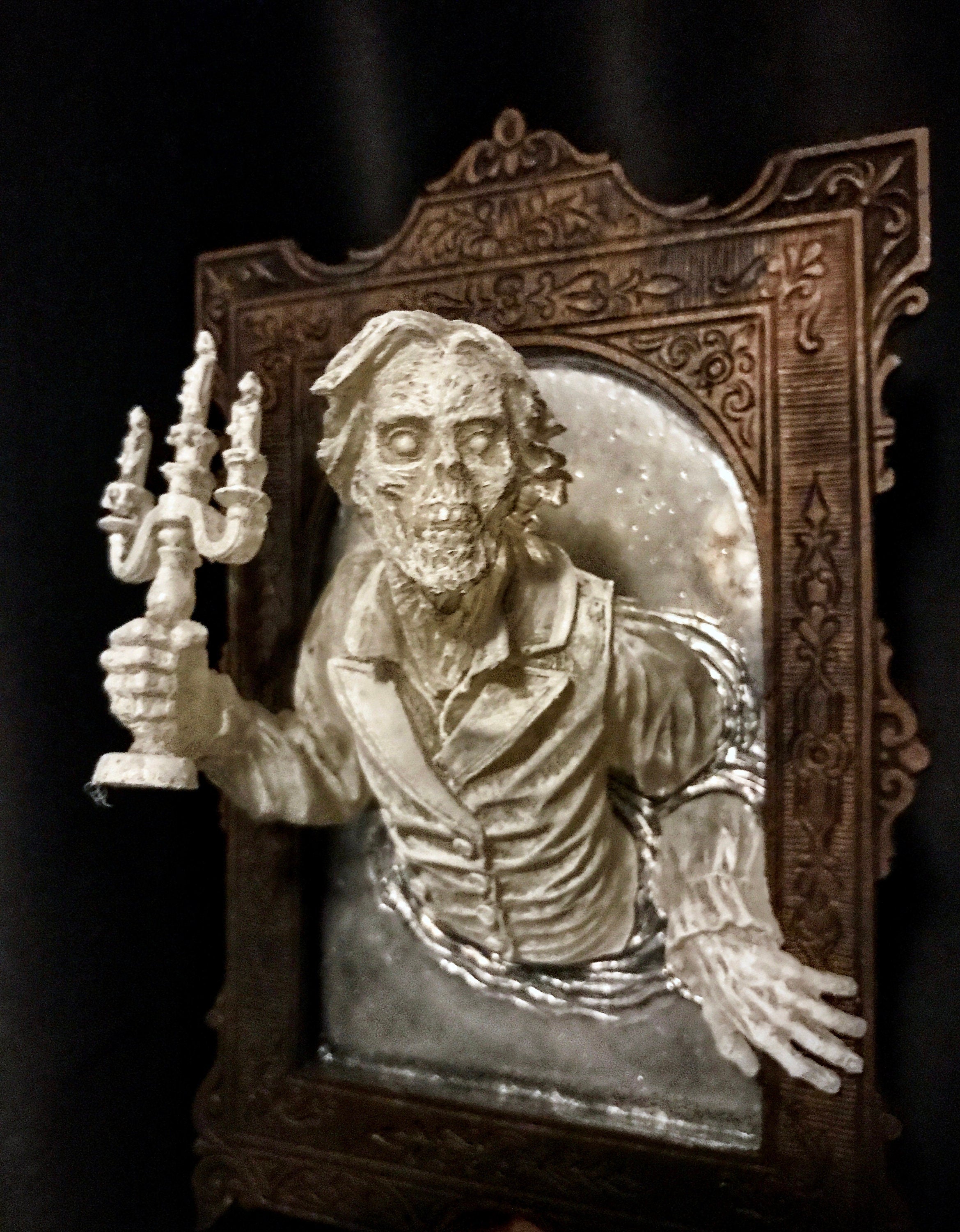Gentleman Ghost in the Mirror,  Ghoul Version