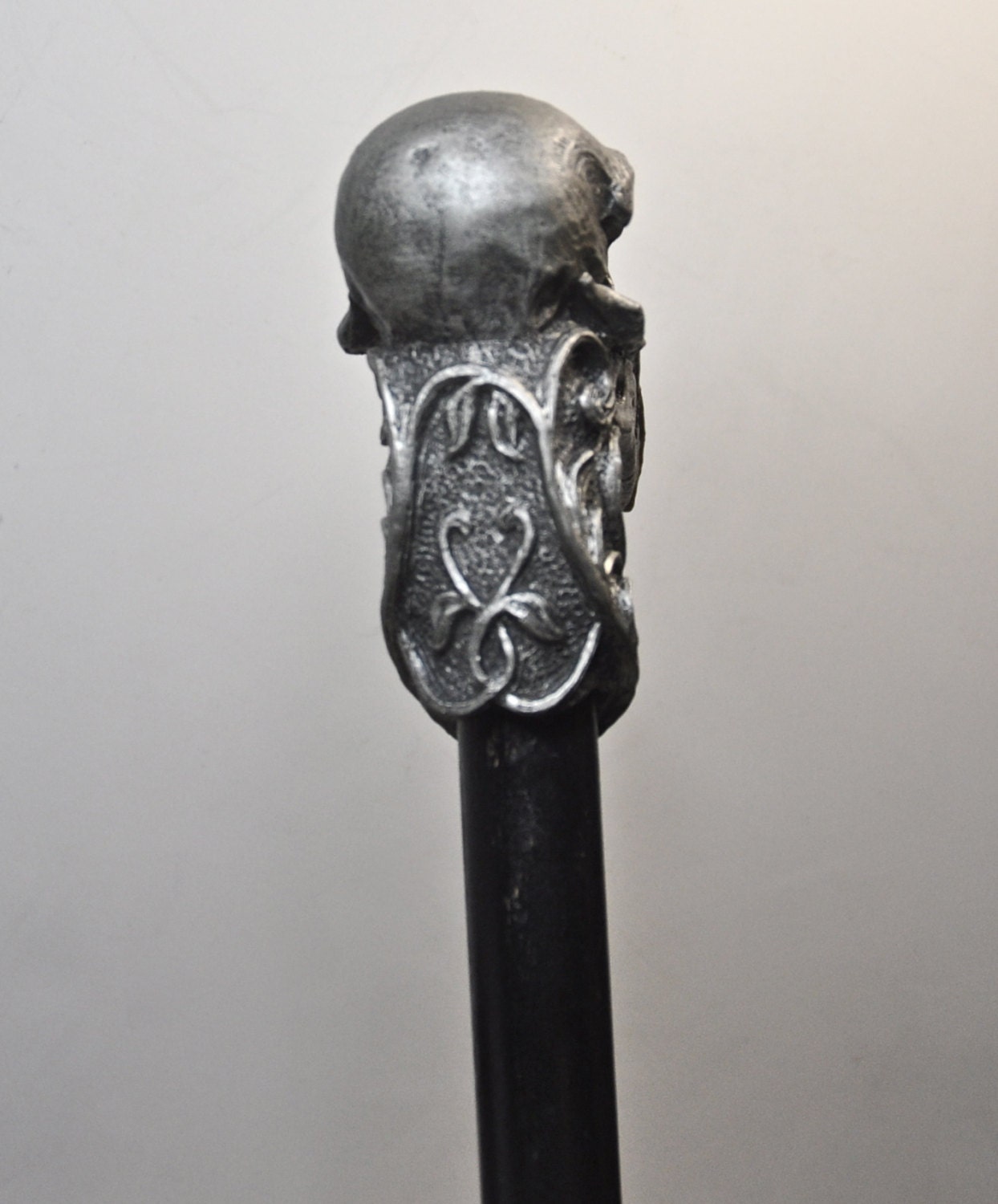 Raven Skull Cane, Hand Sculpted Walking Stick | Dark Victorian Gothic Cane | Fantasy Cosplay | Raven Crow Skull Cane, Gothic Accessory