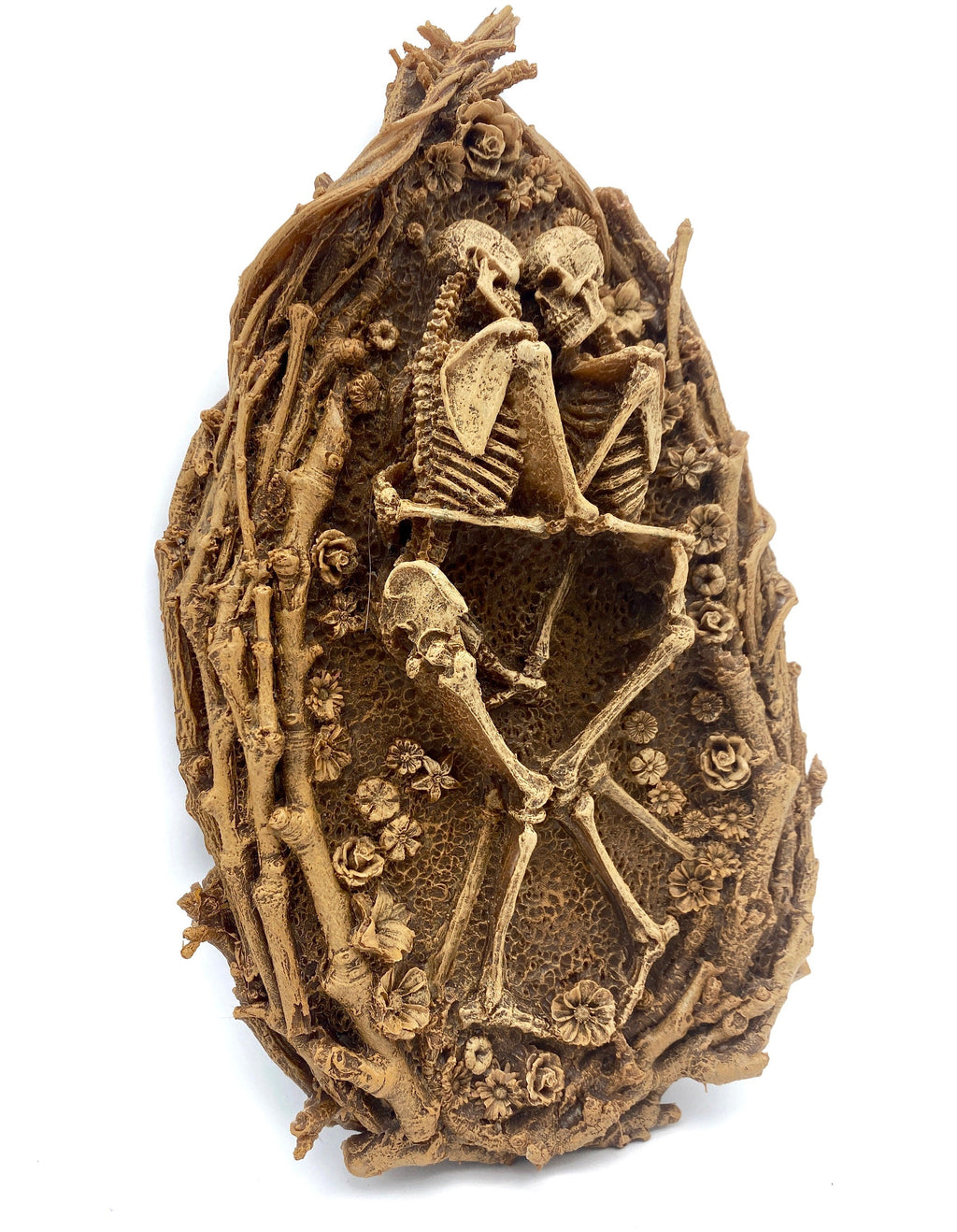 Amor Aeternus Silvanus, Skeleton Lovers Wall Plaque, Resin | Gothic Nature Wall Art | Eternal Love Embracing Skeletons for Gothic Home Decor