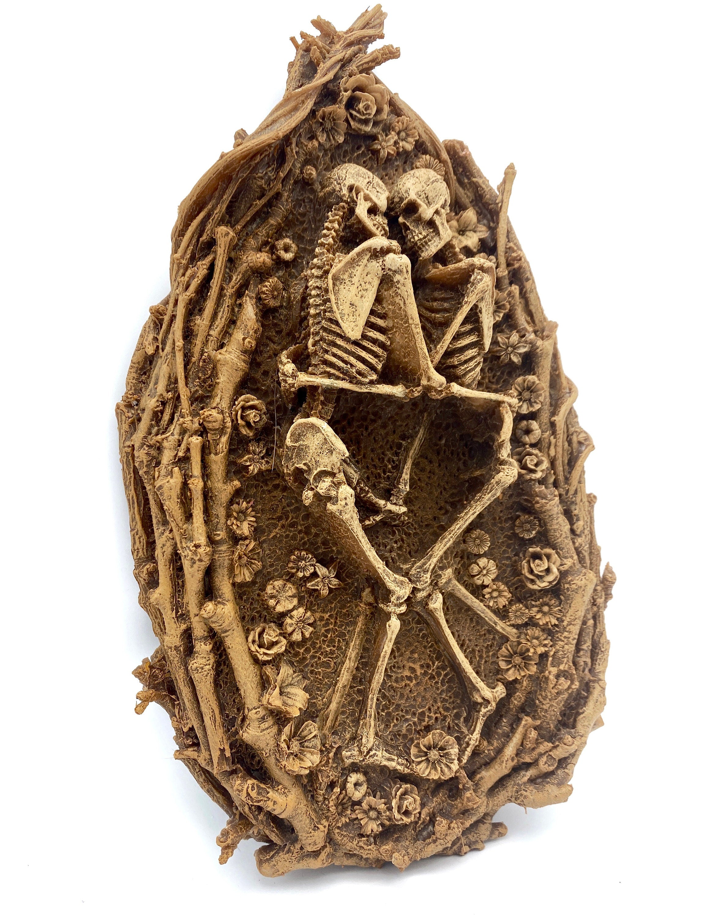 Amor Aeternus Silvanus, Skeleton Lovers Wall Plaque, Resin | Gothic Nature Wall Art | Eternal Love Embracing Skeletons for Gothic Home Decor