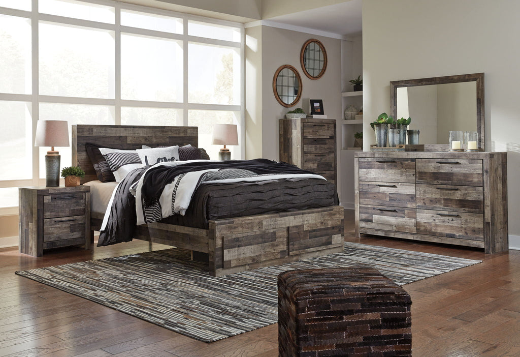 Derekson - Panel Bed