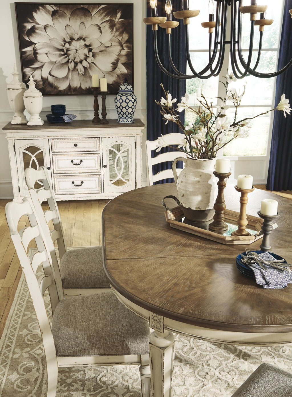 Realyn - Oval Dining Room Extension Table - Chipped White