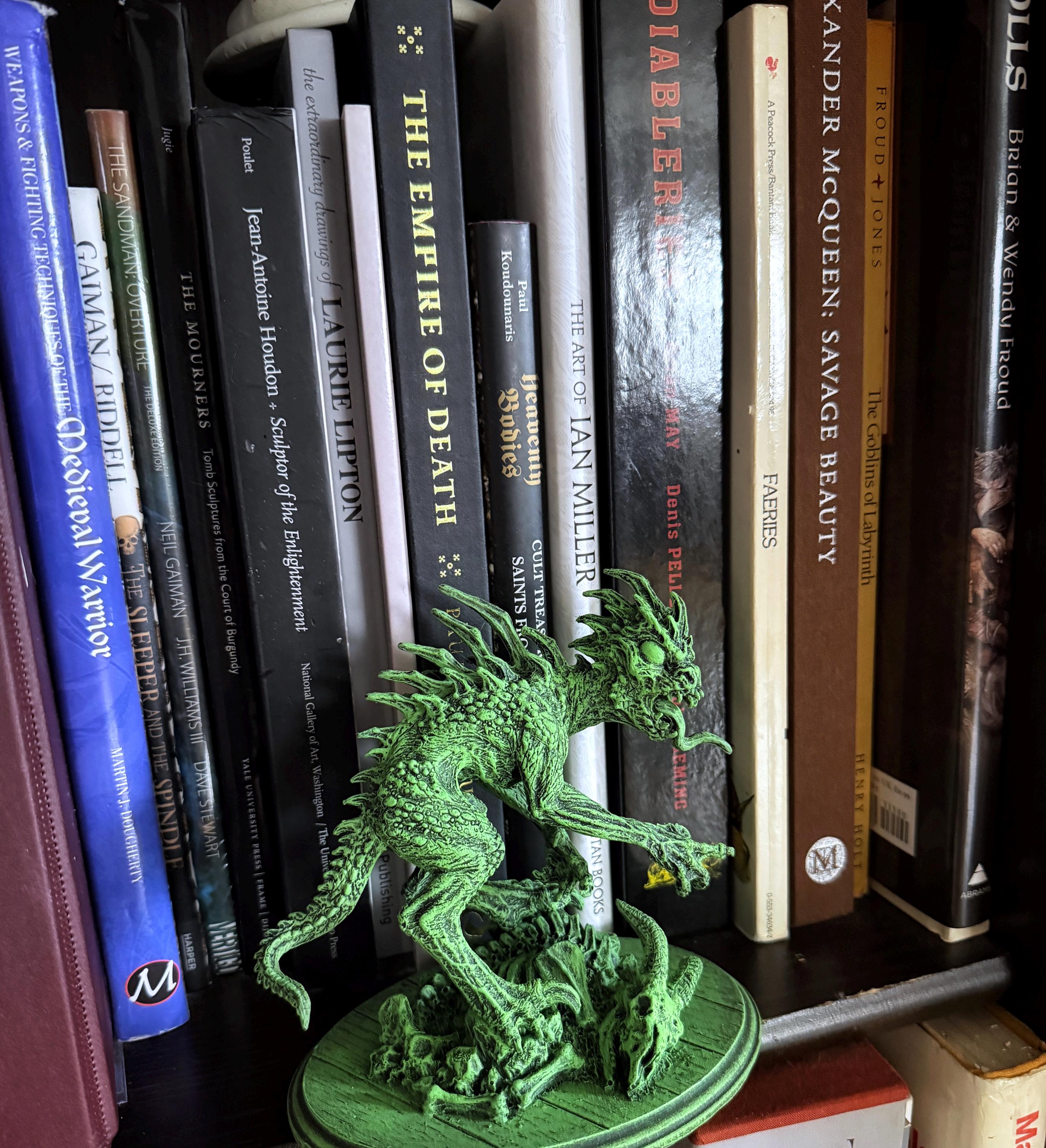 Chupacabra Statue, Hand Painted Resin Sculpture |Cryptozoology Creature Figurine |Urban Legend Chupacabra Monster Figurine, Horror Art Decor