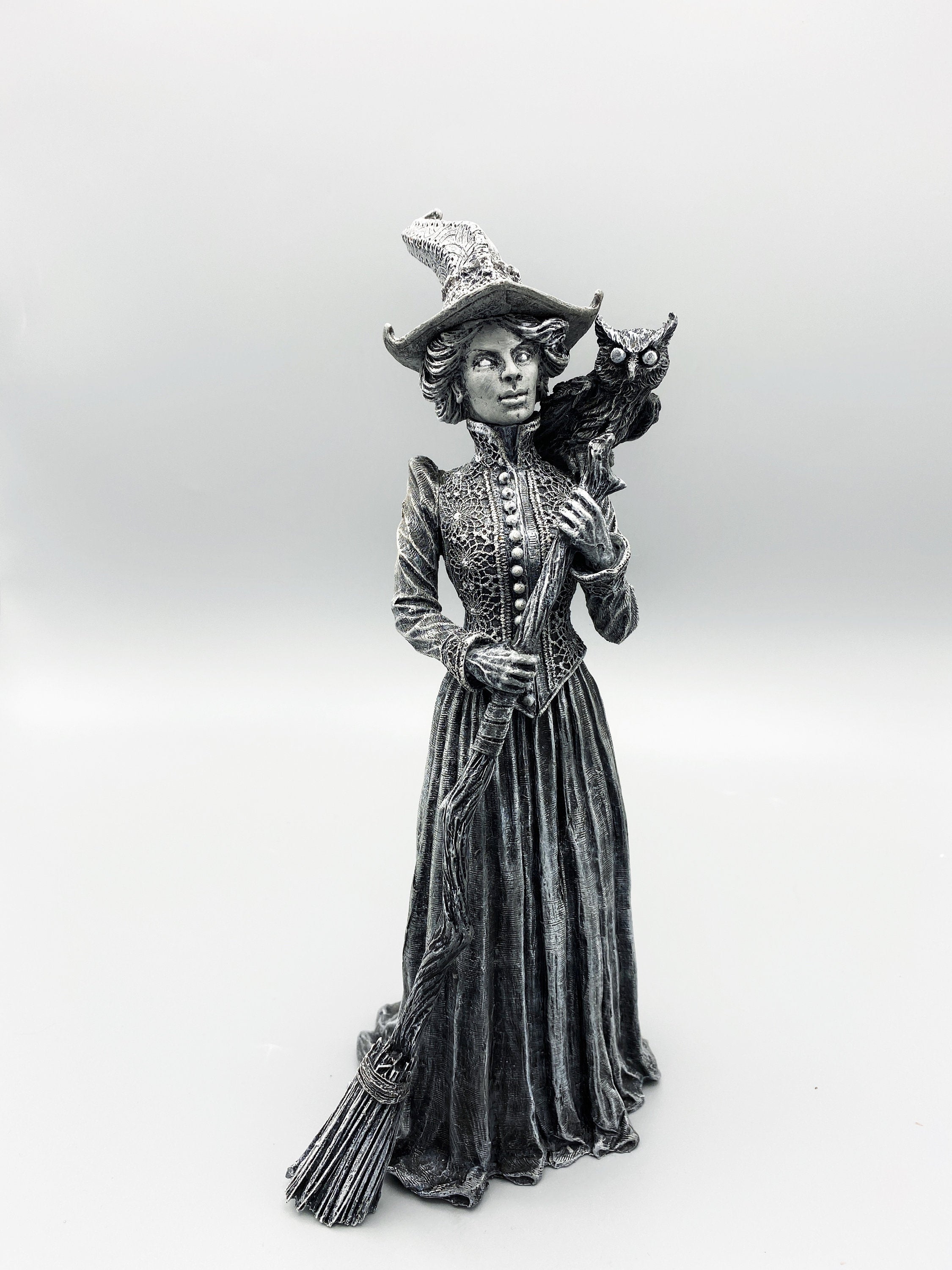 Victorian Witch Statue, Hand Painted Resin Sculpture | Gothic Victorian Folklore Figurine | Pagan Witch with Familiars Spooky Home Decor