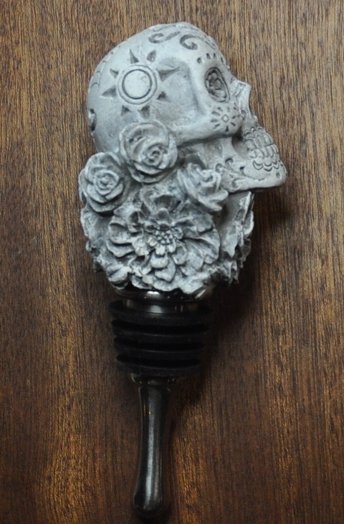 Dia de los Muertos Winestopper, Hand Painted Resin | Gothic Skull Barware, Day of Dead Bottle Stopper |Fantasy Gothic Wine and Barware Gift