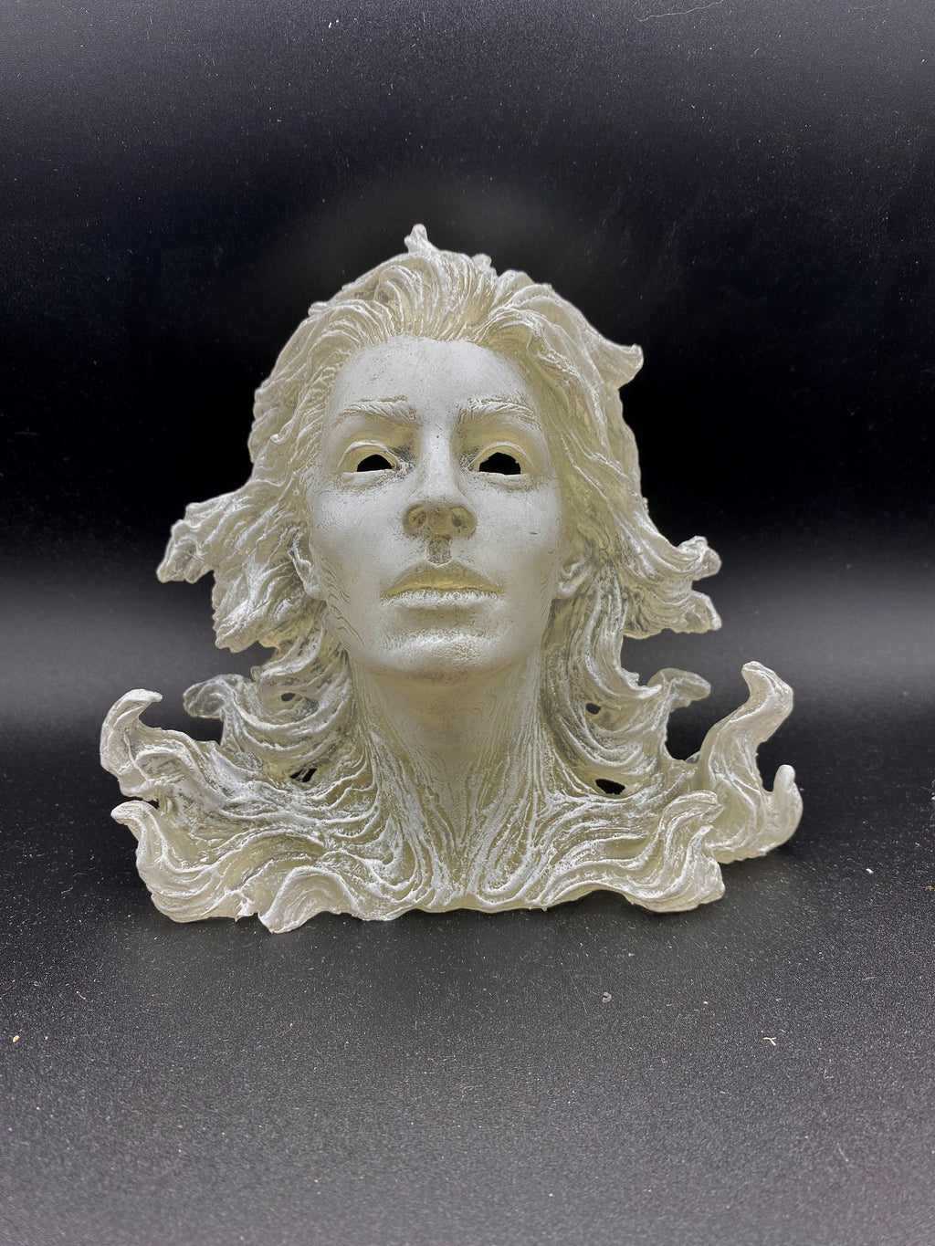 Spirit Summoning Sculpture, with LED Tea Light, Hand Painted Resin Sculpture |Spooky Gothic Light Feature |Ghost Light for Gothic Home Decor