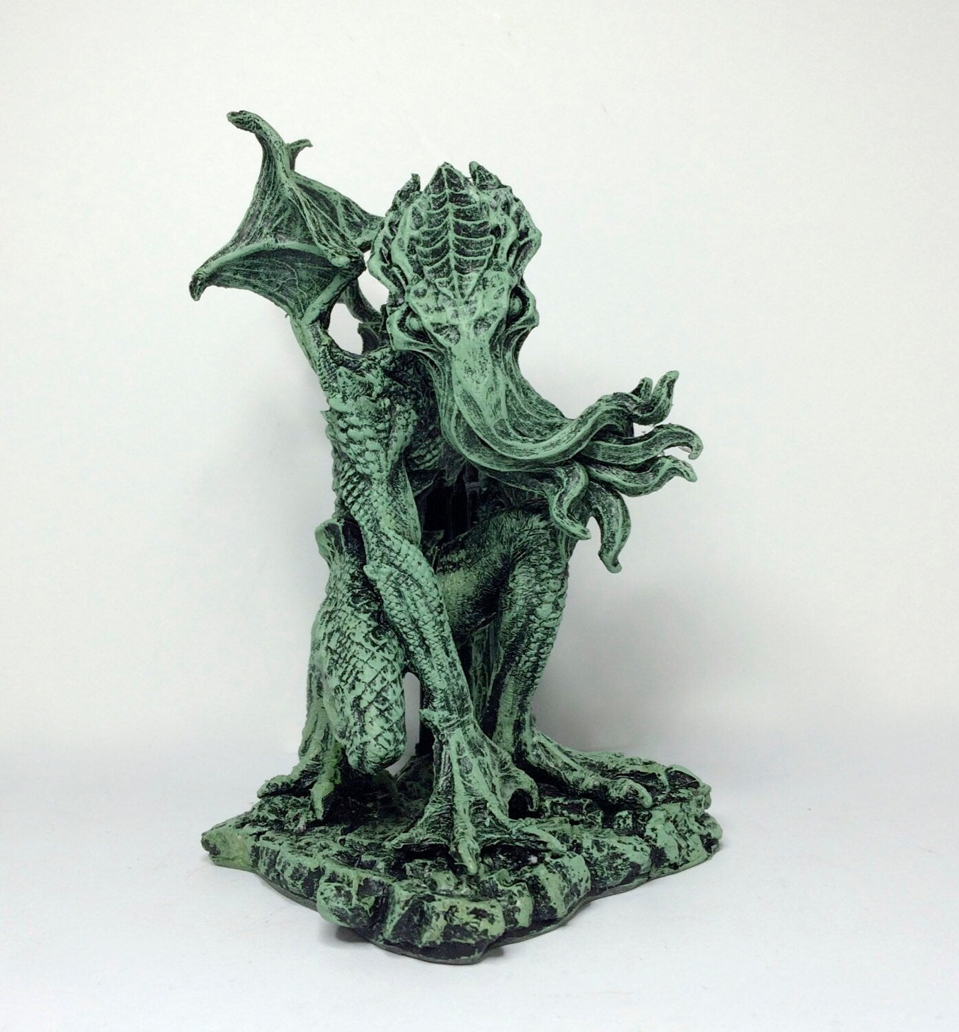 H.P. Lovecraft’s Cthulhu Rising Statue, Half Scale Sculpture | Cthulhu Mythos Monster Figurine | Lovecraftian Horror Decor and Gamer Gift