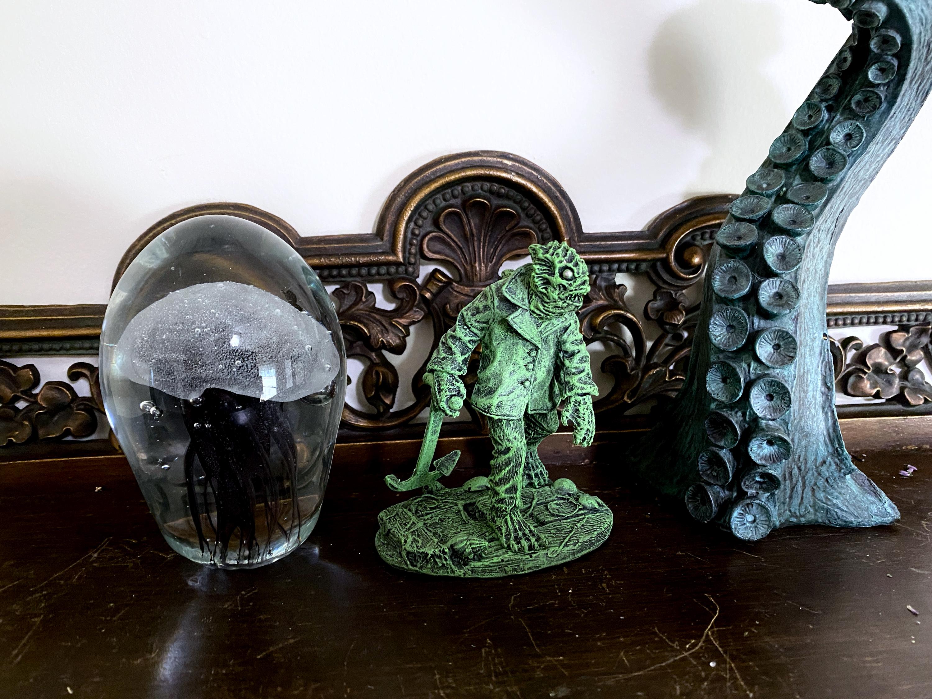 H.P. Lovecraft's Deep One Statue, Resin Sculpture | Cthulhu Mythos Monster Figurine | Lovecraftian  Creature Horror Decor and Gamer Gift