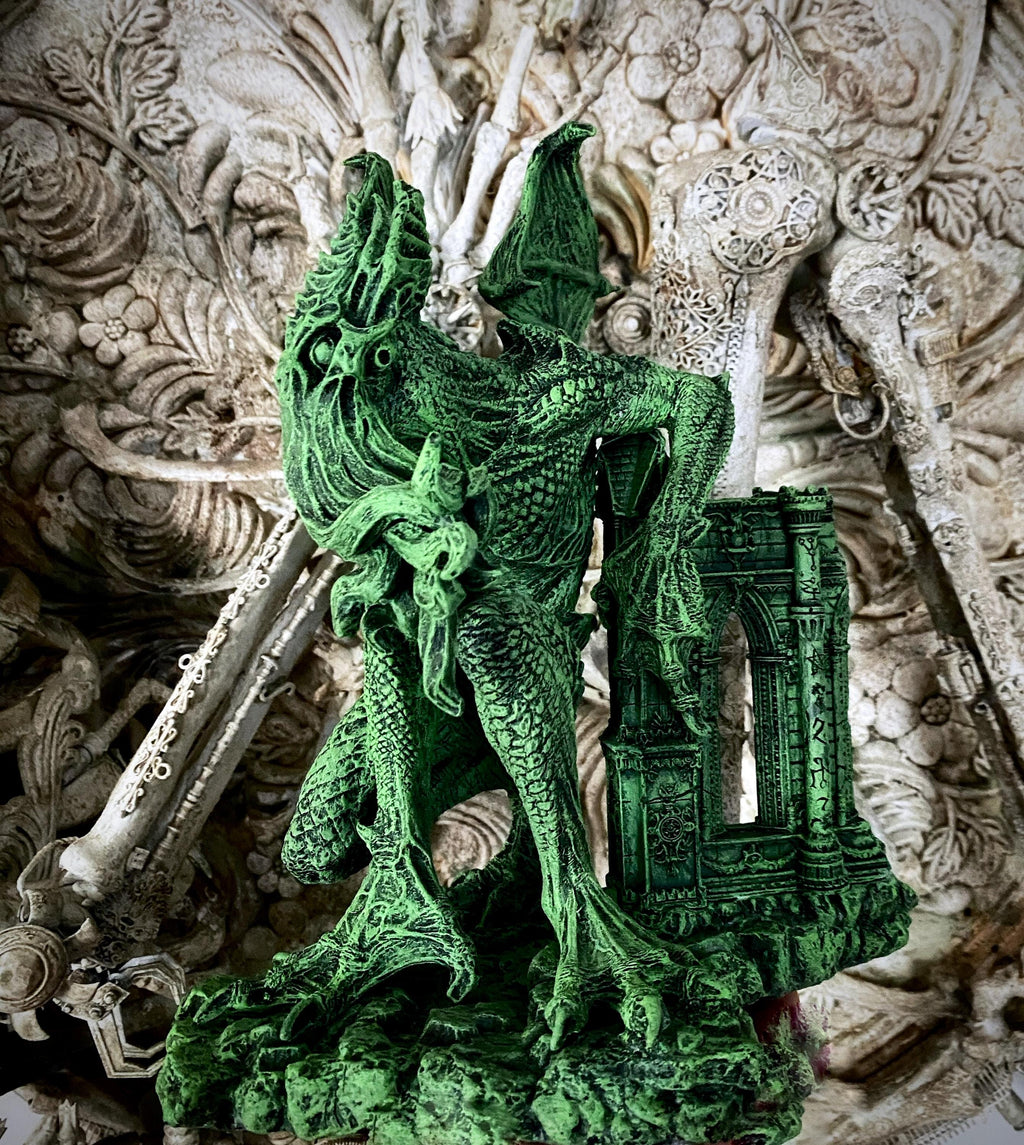 H.P. Lovecraft’s Cthulhu Rising Statue, Hand Painted Sculpture | Cthulhu Mythos Monster Figurine | Lovecraftian Horror Decor and Gamer Gift