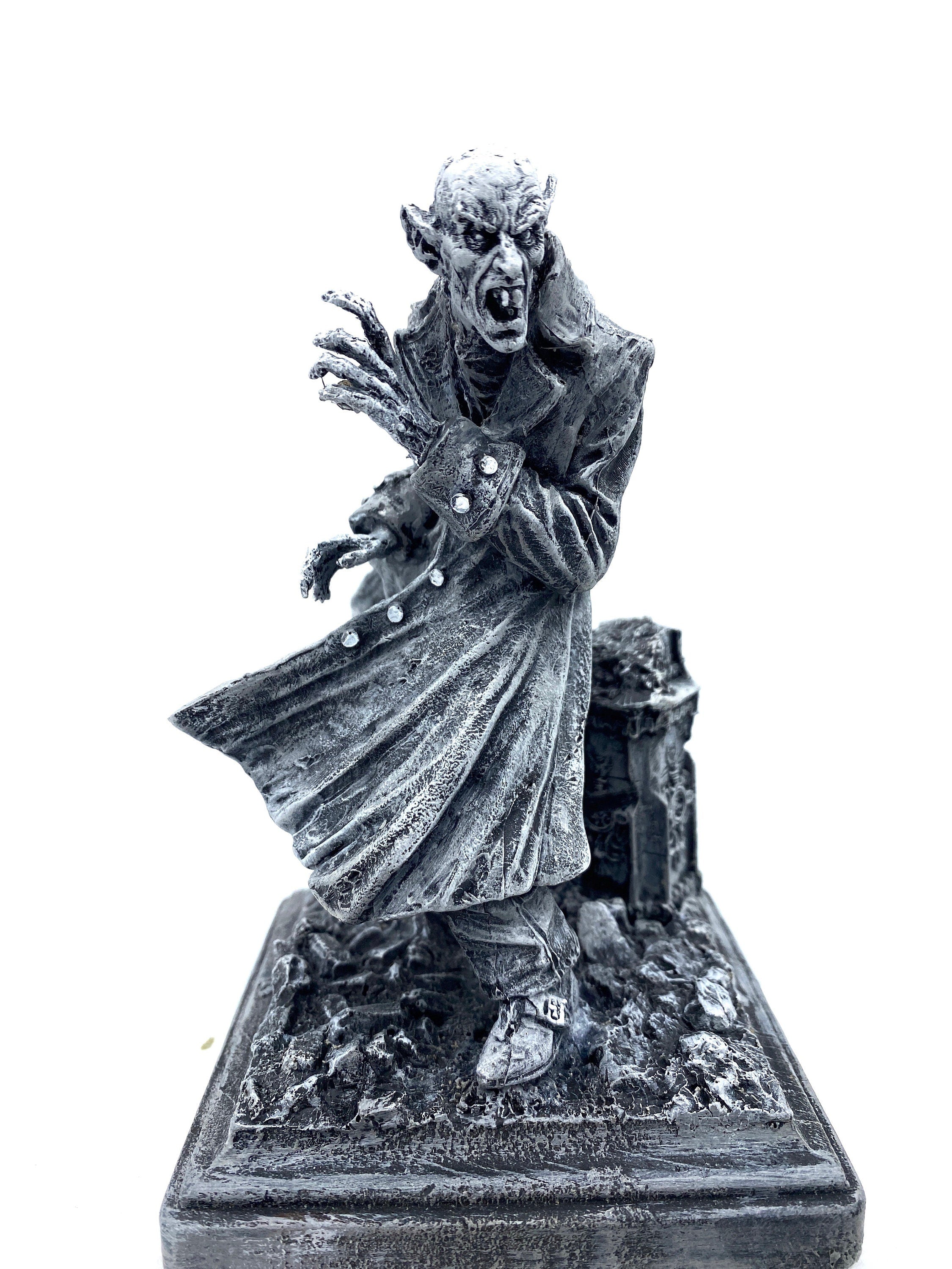 Dracula: Nosferatu Statue,Resin Sculpture | Legendary Vampire Figurine | Victorian Gothic Undead Creature| Dark Art Gift Spooky Home Decor