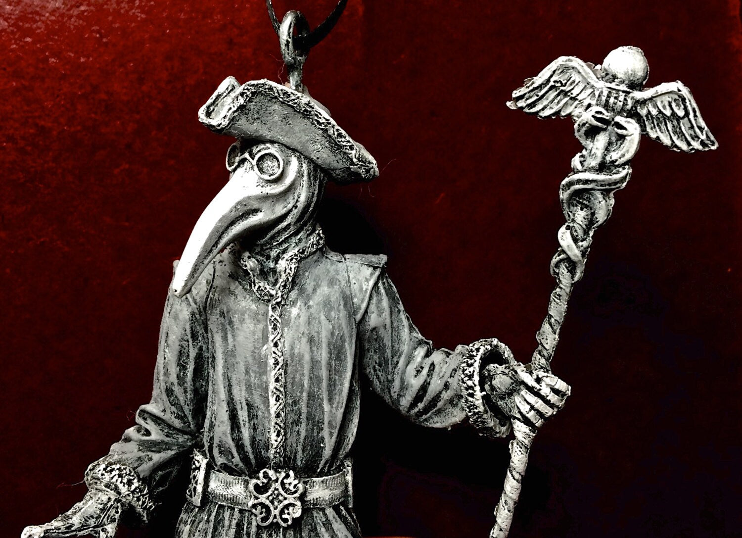 Venetian Plague Doctor Ornament, Hand Painted Resin Sculpture | Gothic Medieval Figurine | Dark Carnivale Ornament for Spooky Home Decor