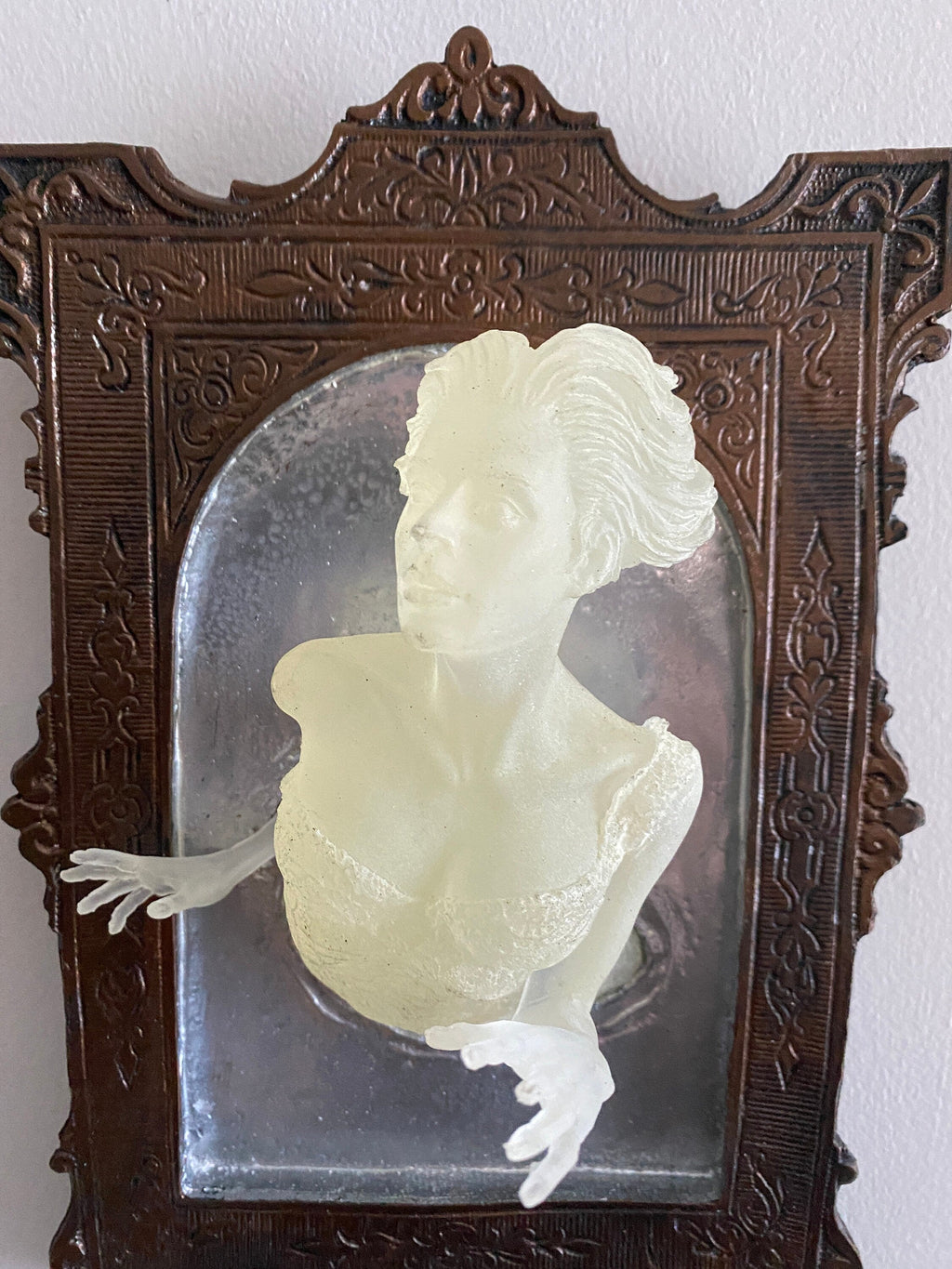 Ghost in the Mirror Wall Plaque, Glow in the Dark Large Version |Victorian Gothic Haunted Wall Art |Gift for Halloween and Spooky Home Decor