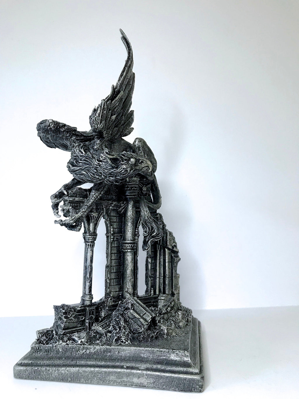 Griffin Statue, Hand Painted Resin Sculpture | Mythical Creature Figurine | Unique Legendary Guardian Spirit Figurine. Fantasy Art Decor