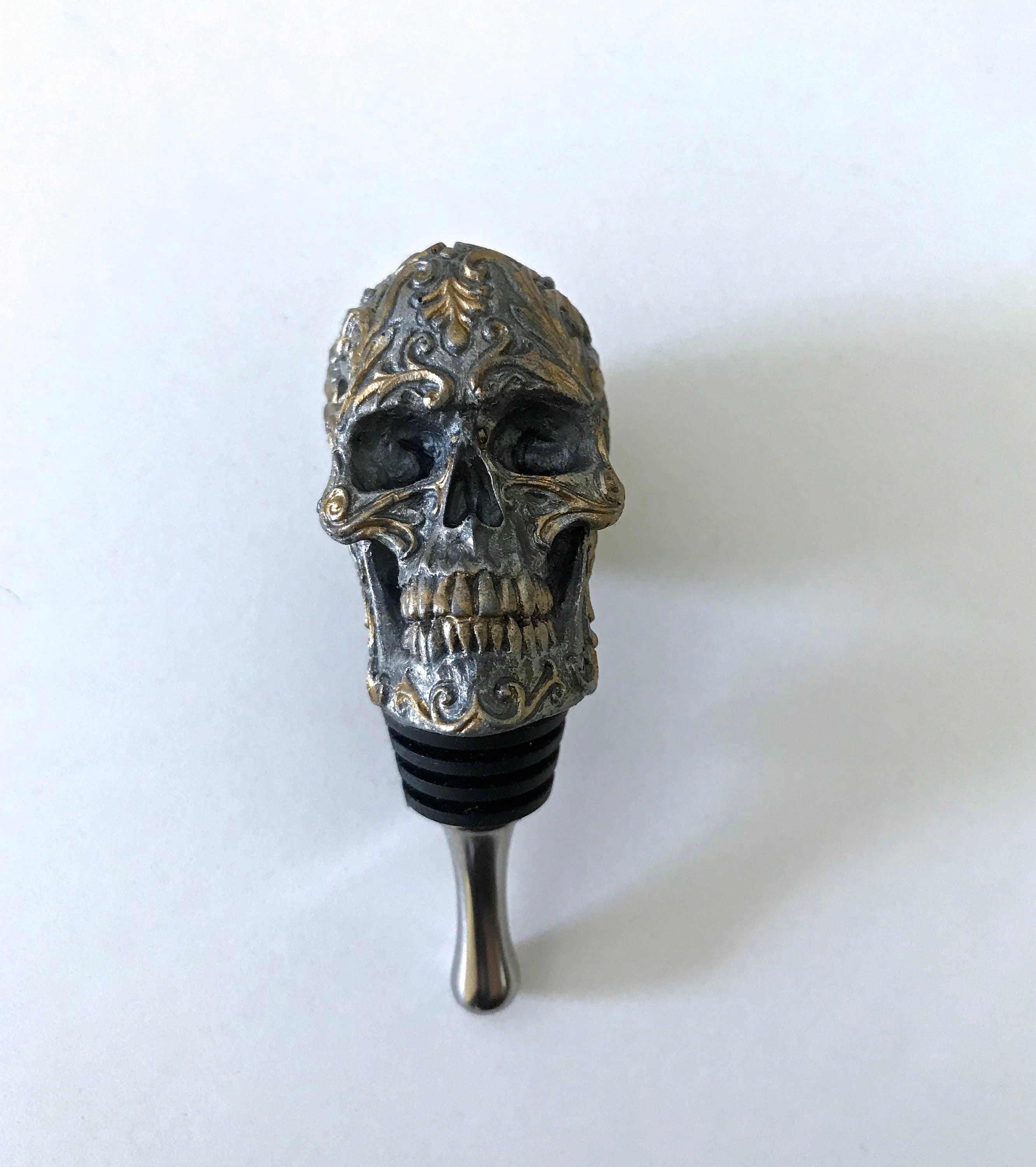 Ornate Skull Winestopper
