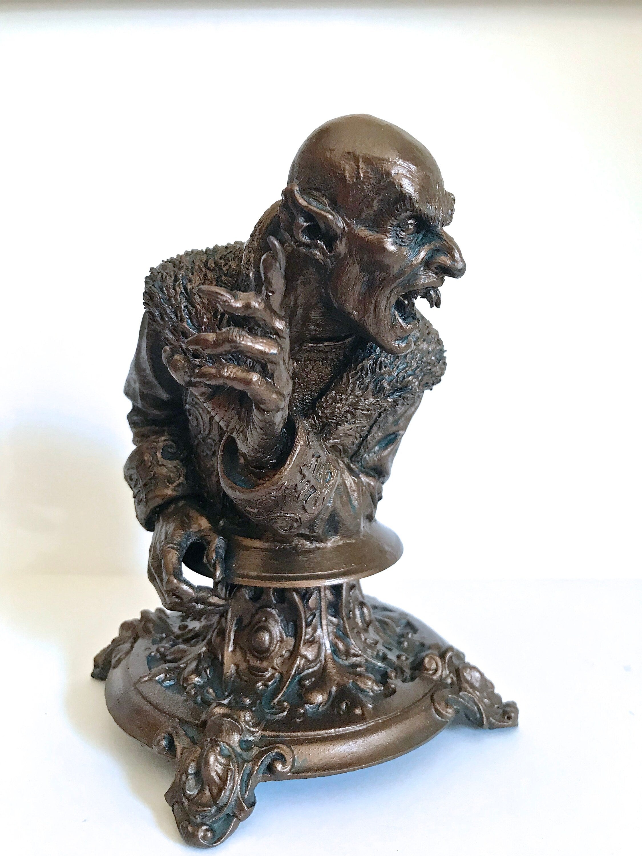 Dracula: Nosferatu Bust,Resin Sculpture | Legendary Vampire Figurine | Victorian Gothic Undead Creature| Dark Art Gift and Spooky Home Decor
