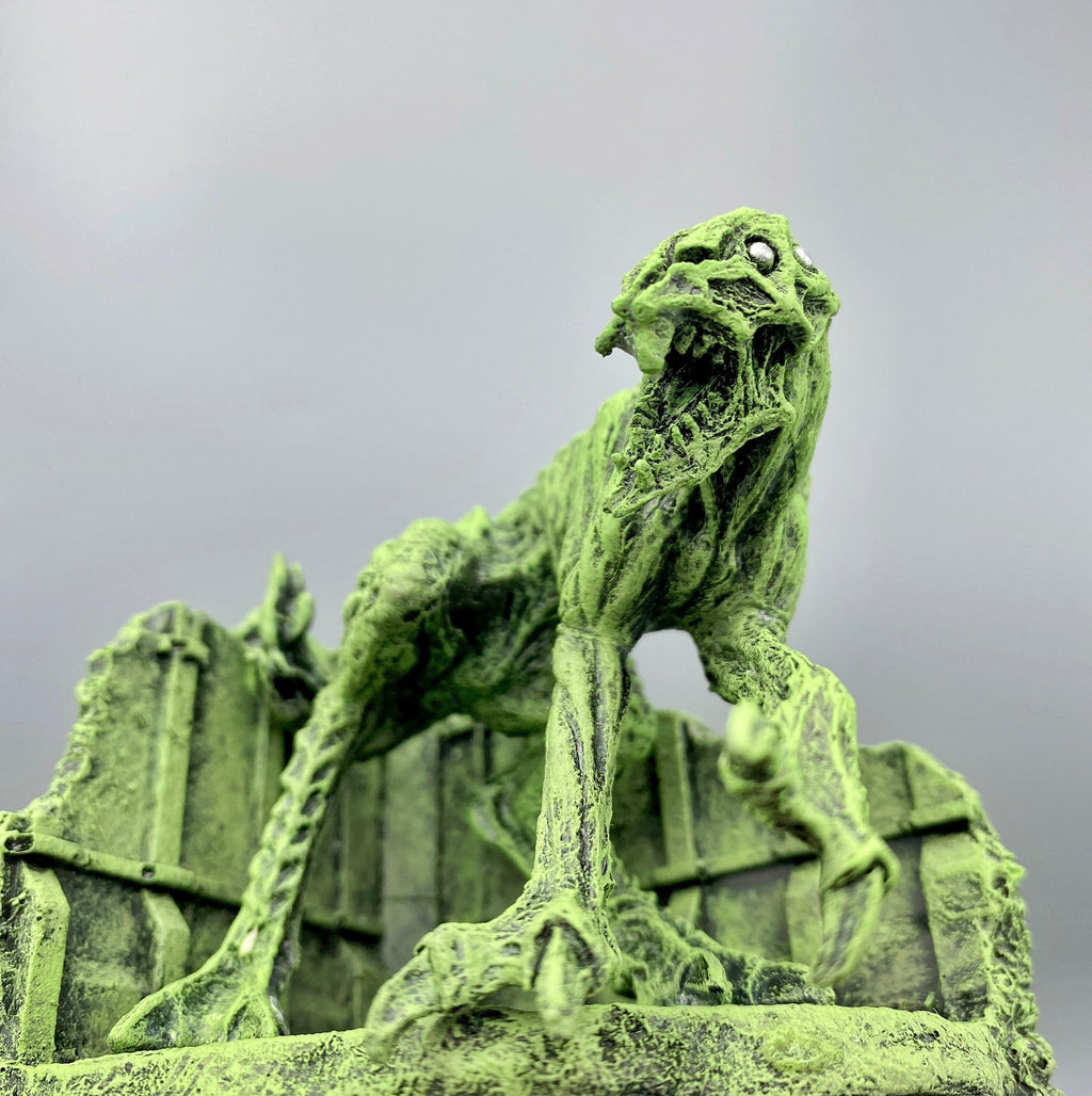 H.P. Lovecraft’s Hound of Tindalos Statue, Hand Painted Sculpture |Cthulhu Mythos Monster Figurine| Lovecraftian Horror Decor and Gamer Gift