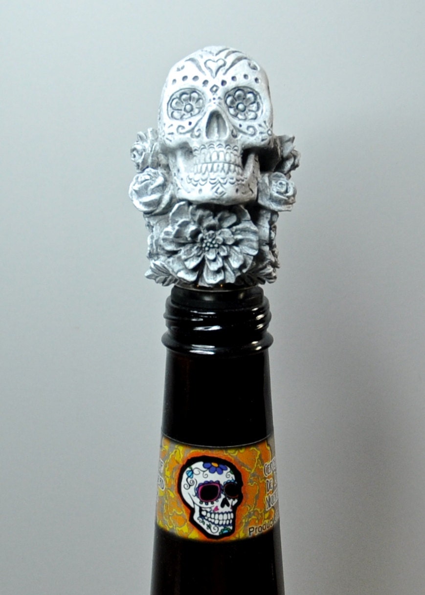 Dia de los Muertos Winestopper, Hand Painted Resin | Gothic Skull Barware, Day of Dead Bottle Stopper |Fantasy Gothic Wine and Barware Gift