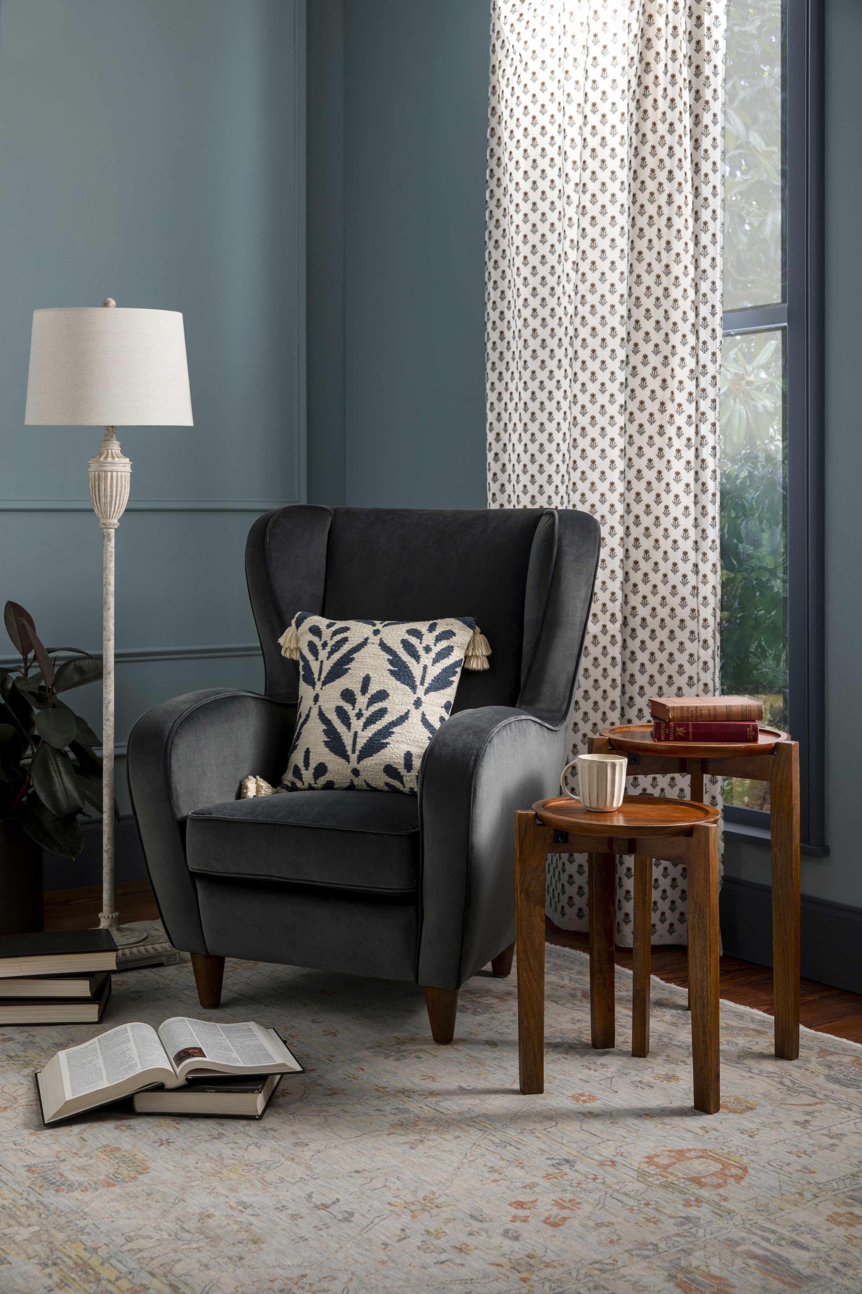 Butazon Floor Lamp